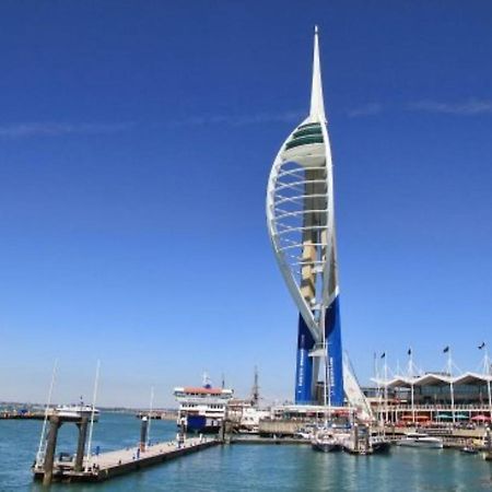 Sovereign Gate - 2 Double Bedroom Apartment In Portsmouth City Centre Exterior photo