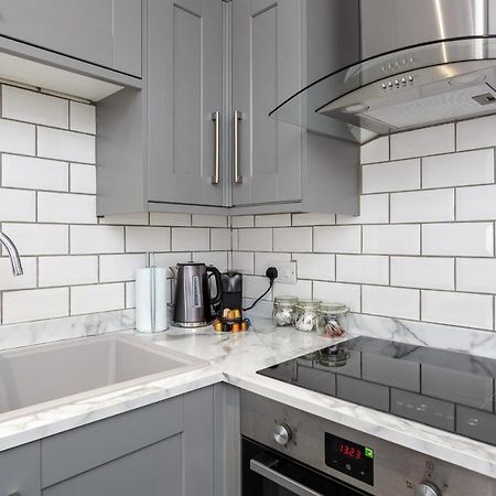 Sovereign Gate - 2 Double Bedroom Apartment In Portsmouth City Centre Exterior photo