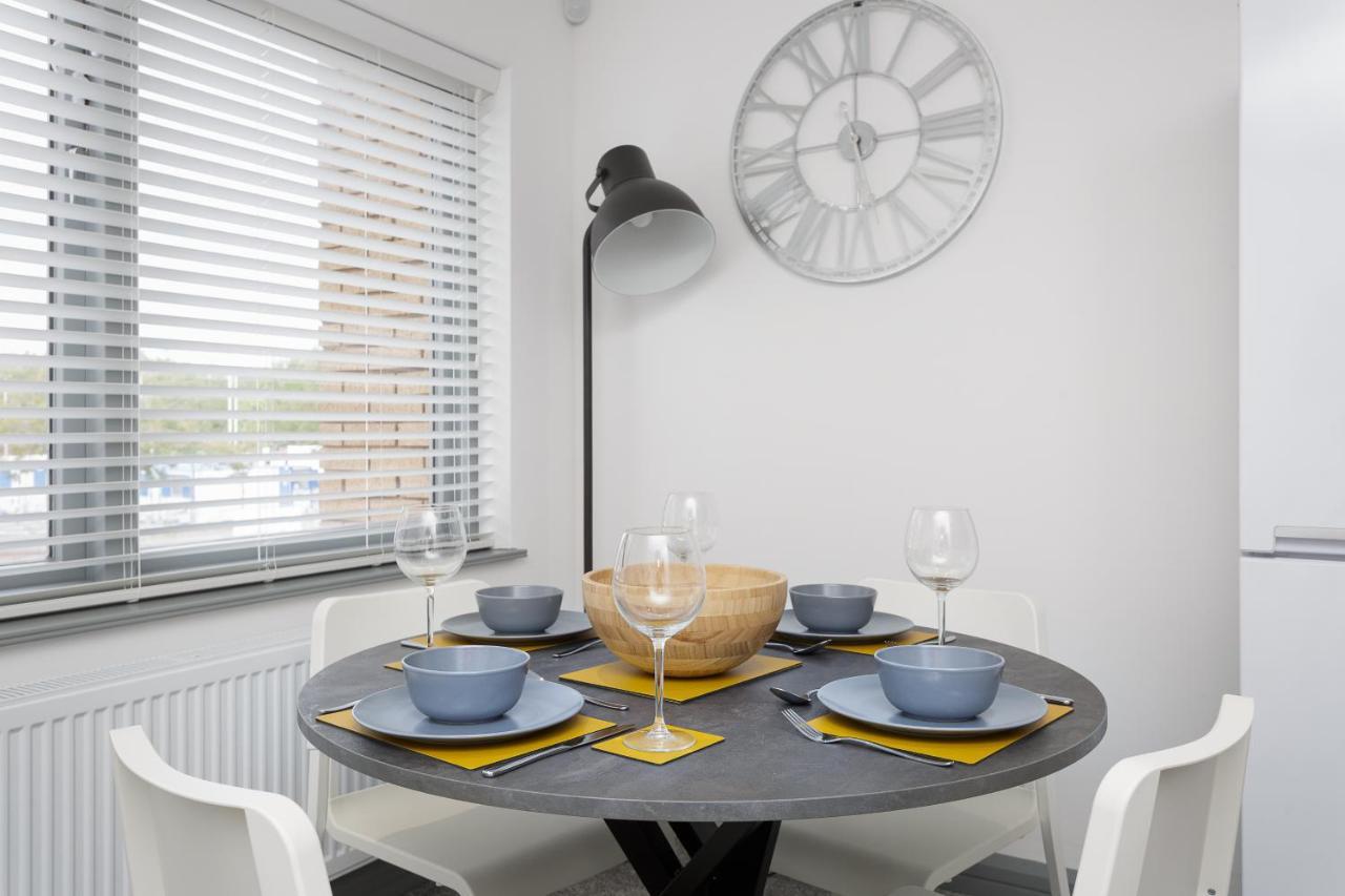 Sovereign Gate - 2 Double Bedroom Apartment In Portsmouth City Centre Exterior photo