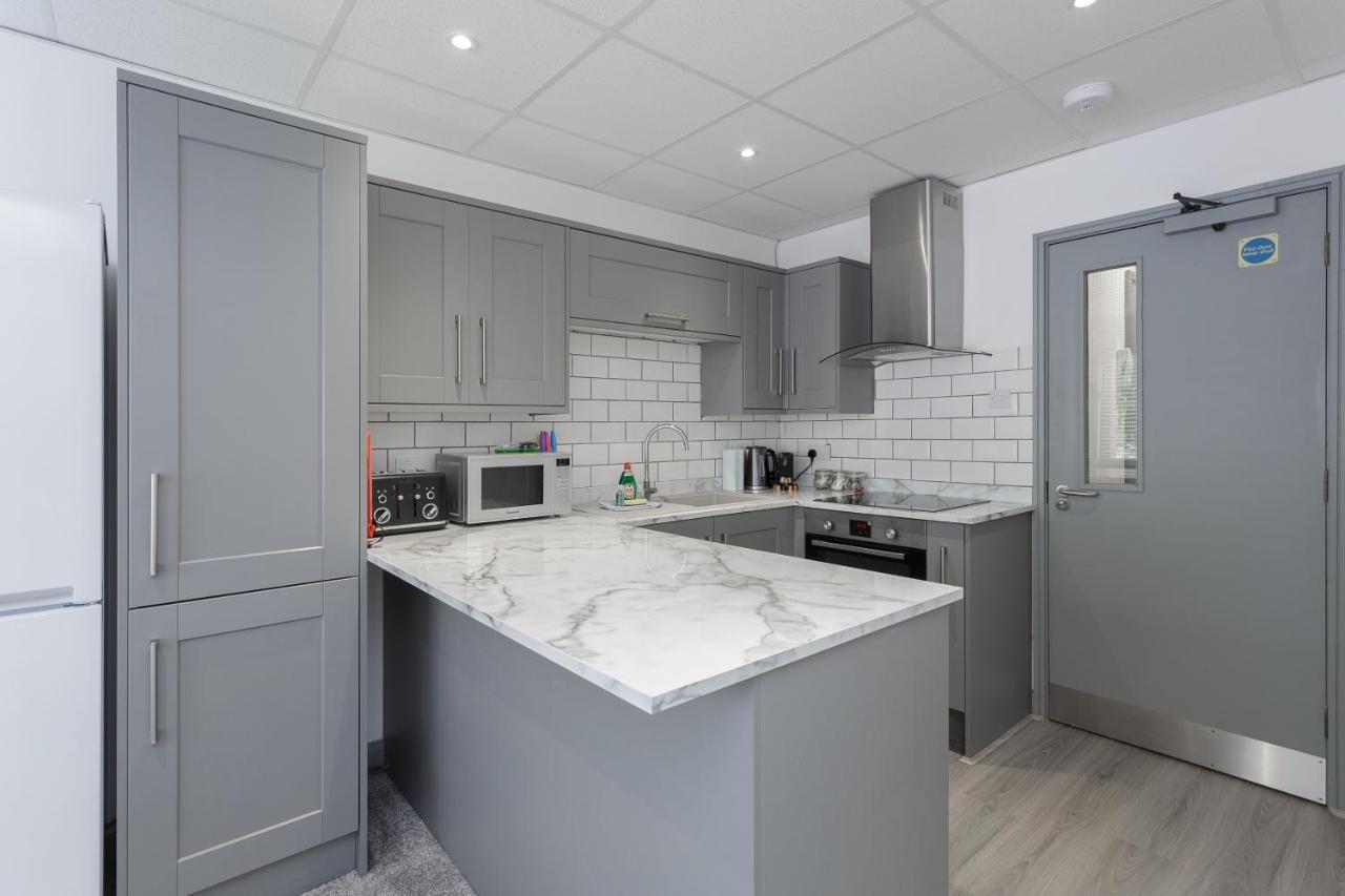 Sovereign Gate - 2 Double Bedroom Apartment In Portsmouth City Centre Exterior photo