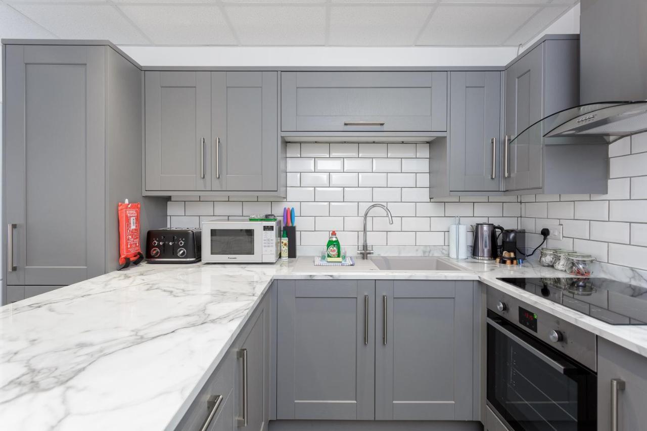 Sovereign Gate - 2 Double Bedroom Apartment In Portsmouth City Centre Exterior photo