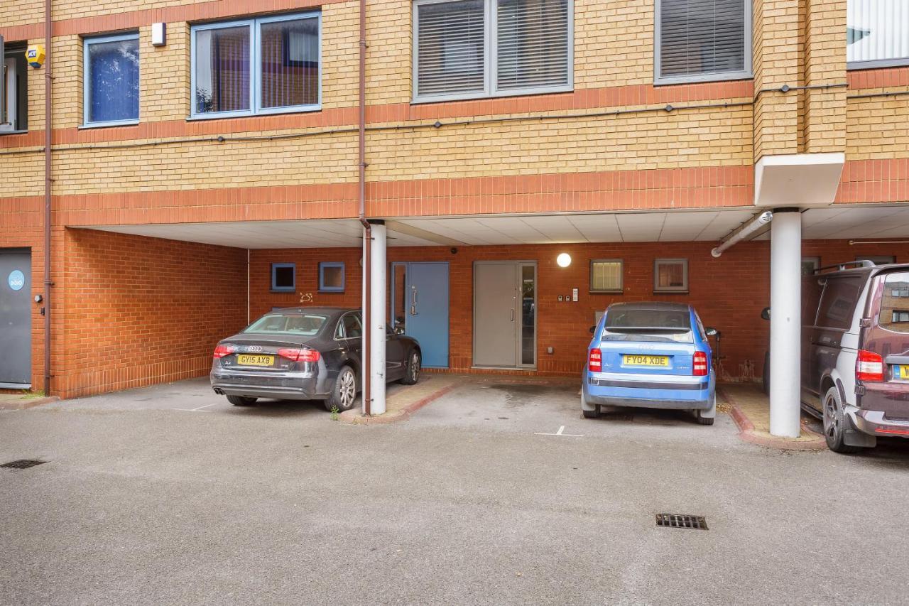 Sovereign Gate - 2 Double Bedroom Apartment In Portsmouth City Centre Exterior photo