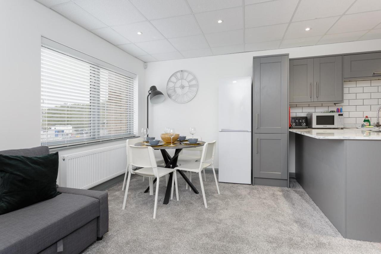 Sovereign Gate - 2 Double Bedroom Apartment In Portsmouth City Centre Exterior photo